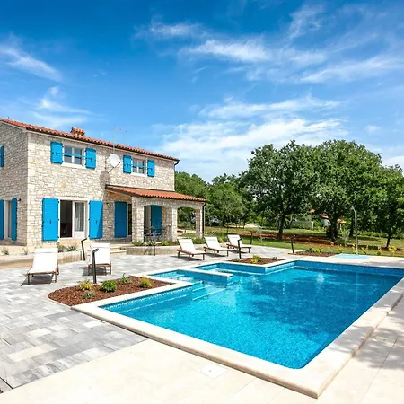 Strandnahe Irena Funtana Mit Pool Holiday home *