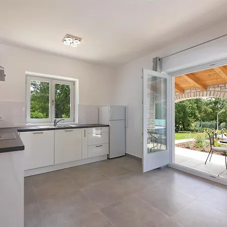 Strandnahe Irena Funtana Mit Pool Porec