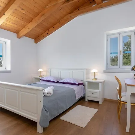 Strandnahe Irena Funtana Mit Pool Ferienhaus Poreč