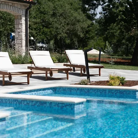Strandnahe Irena Funtana Mit Pool * Porec