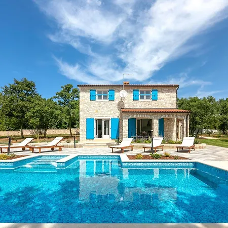 Strandnahe Irena Funtana Mit Pool Ferienhaus *