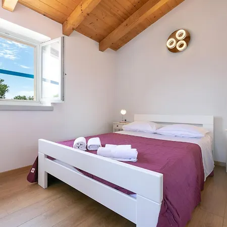 Strandnahe Irena Funtana Mit Pool * Porec