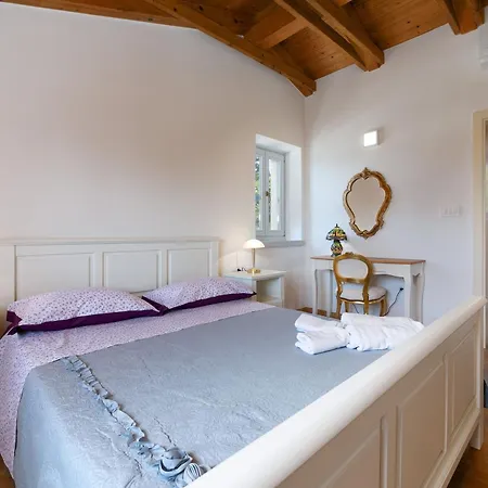 Ferienhaus Strandnahe Irena Funtana Mit Pool Poreč