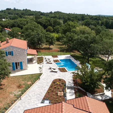 Ferienhaus Strandnahe Irena Funtana Mit Pool